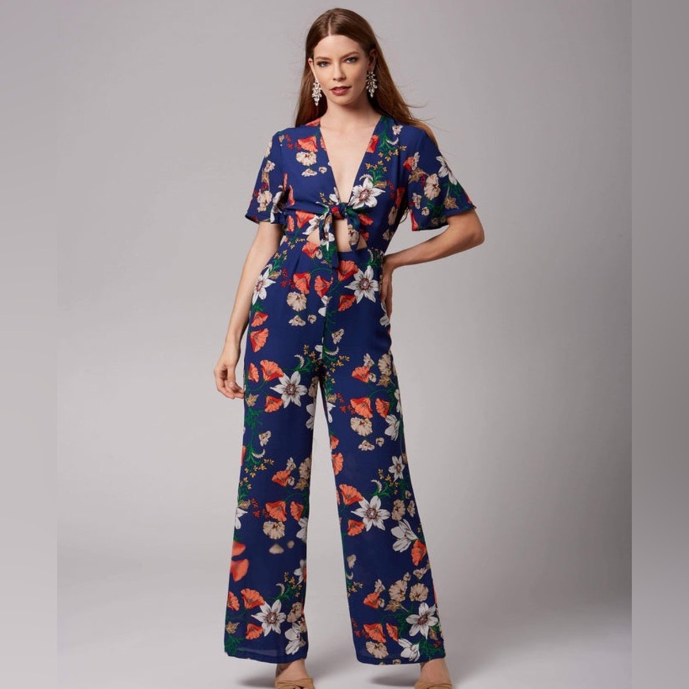 Lush. Maryrose Blue Floral Print Jumpsuit. Size Small.